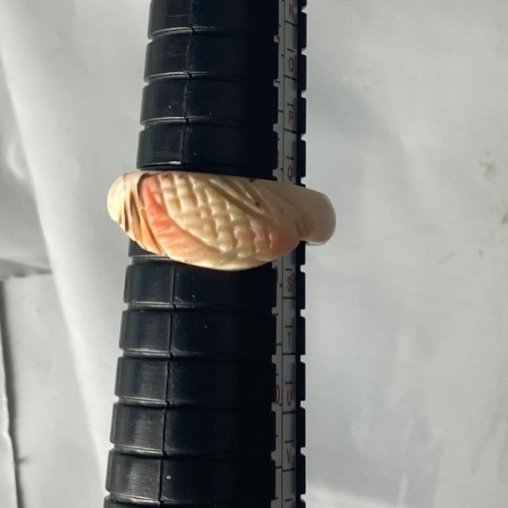 Vintage Cream Carved Scallop Shell Band Ring Size 8.25 Ivory Color Nautical Boho
